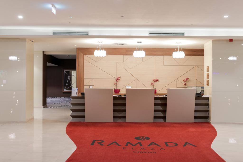 Ramada Plaza Craiova Hotel Exterior photo